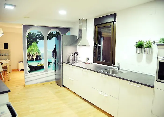 Dones En El Casco Histórico De *